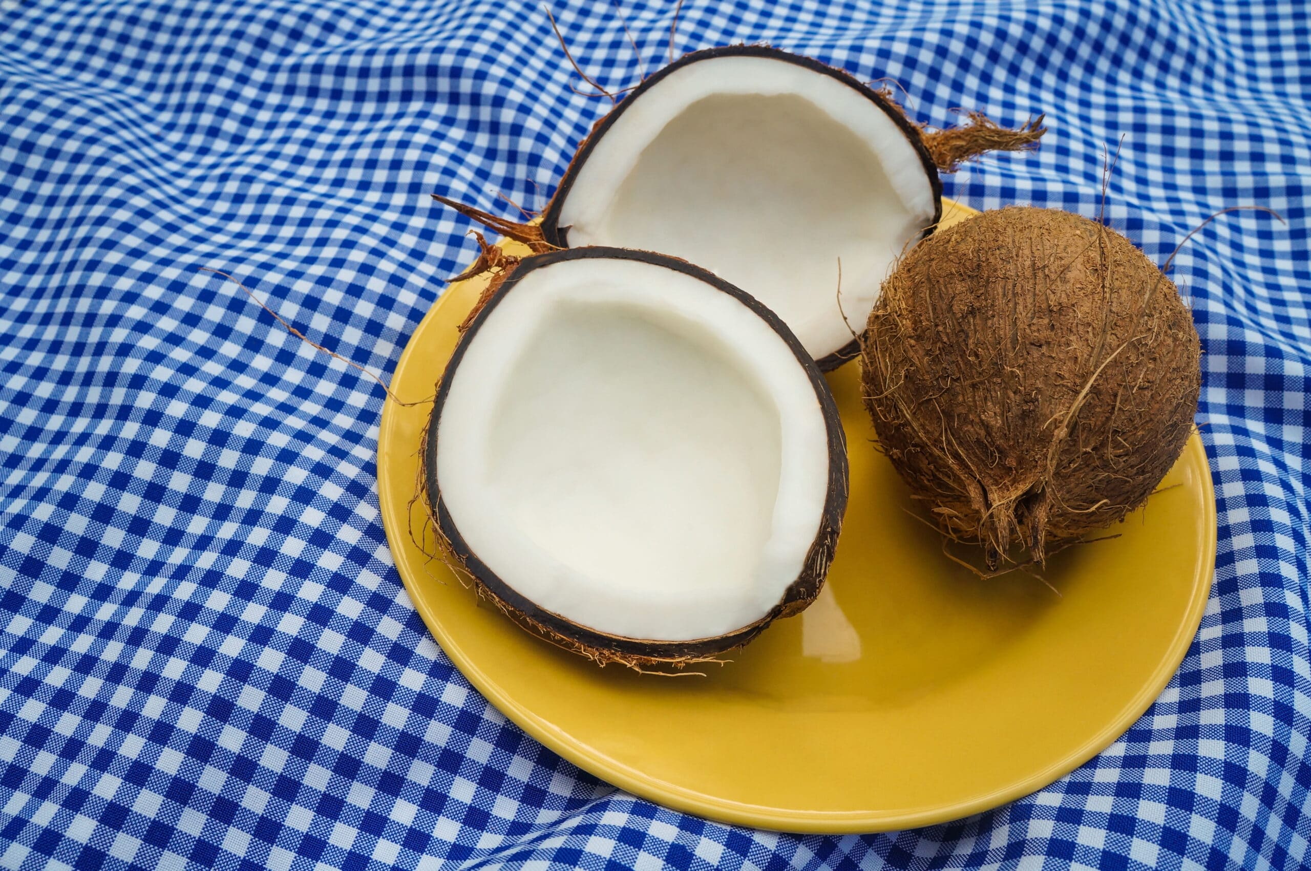 ¿Sabrías cómo identificar la frescura de un coco?