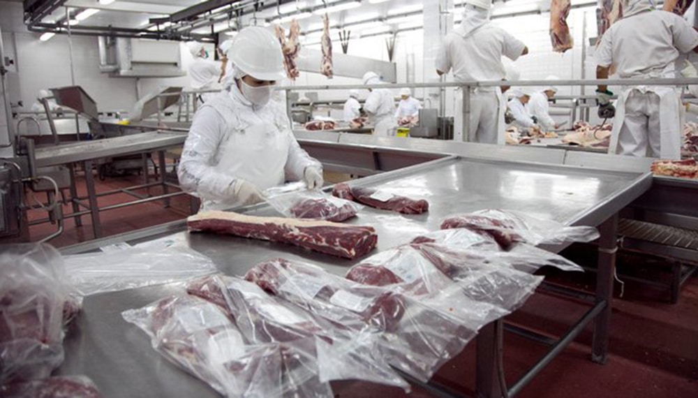 China promete a Brasil instantánea solución al embargo de la carne