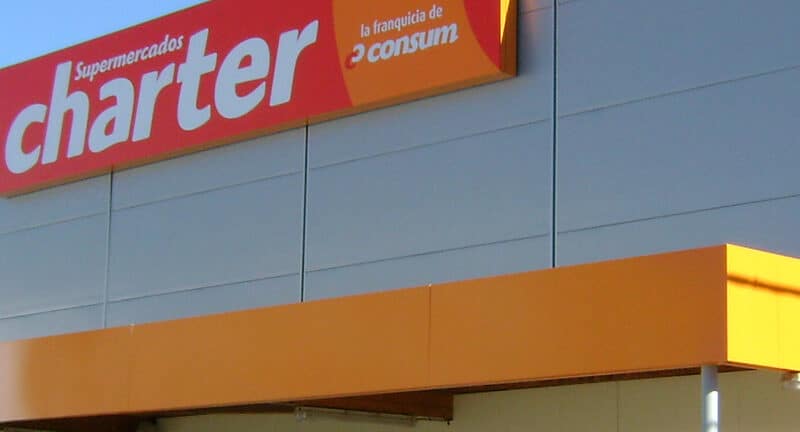 Charter abre 26 supermercados en un semestre
